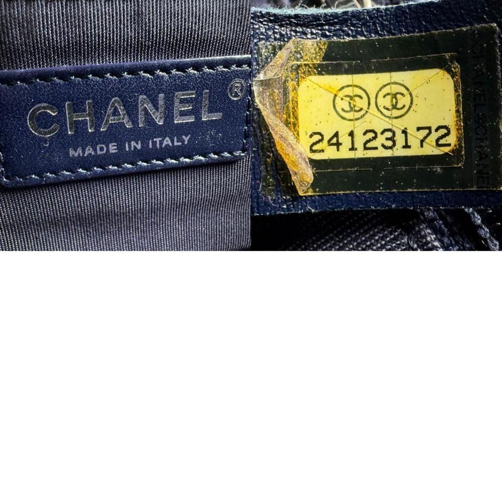 CHANEL Shoulder Bag V-Stitch Leather Metal Navy Silver Women's z5249 - Picture 5 of 5